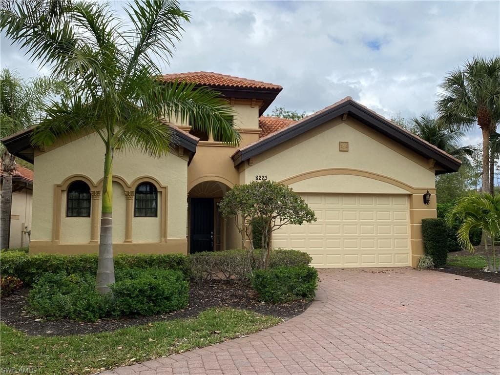 8223 Provencia CT FORT MYERS, FL 33912