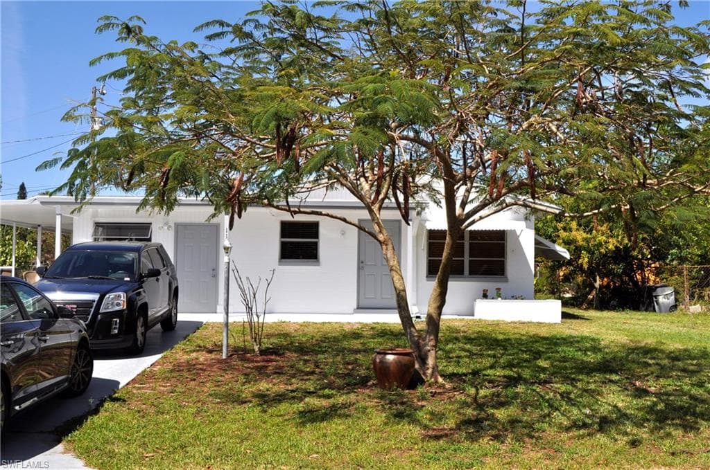 1115 Navajo AVE LEHIGH ACRES, FL 33936