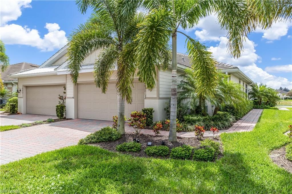 14831 Edgewater CIR NAPLES, FL 34114