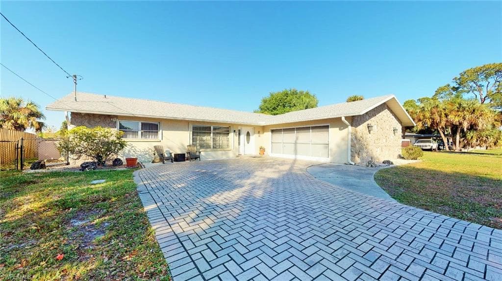 959 Iris DR NORTH FORT MYERS, FL 33903