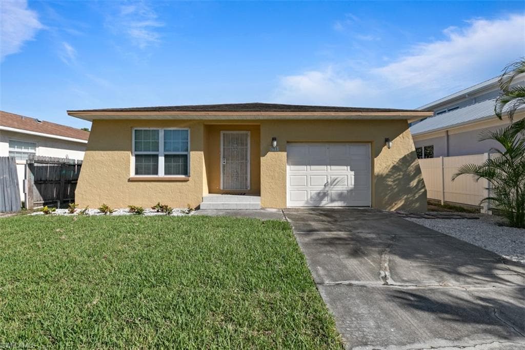 765 109th AVE N NAPLES, FL 34108