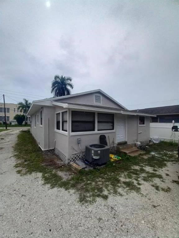 1868 High ST FORT MYERS, FL 33916