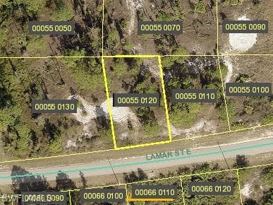 725 Lamar ST E LEHIGH ACRES, FL 33974