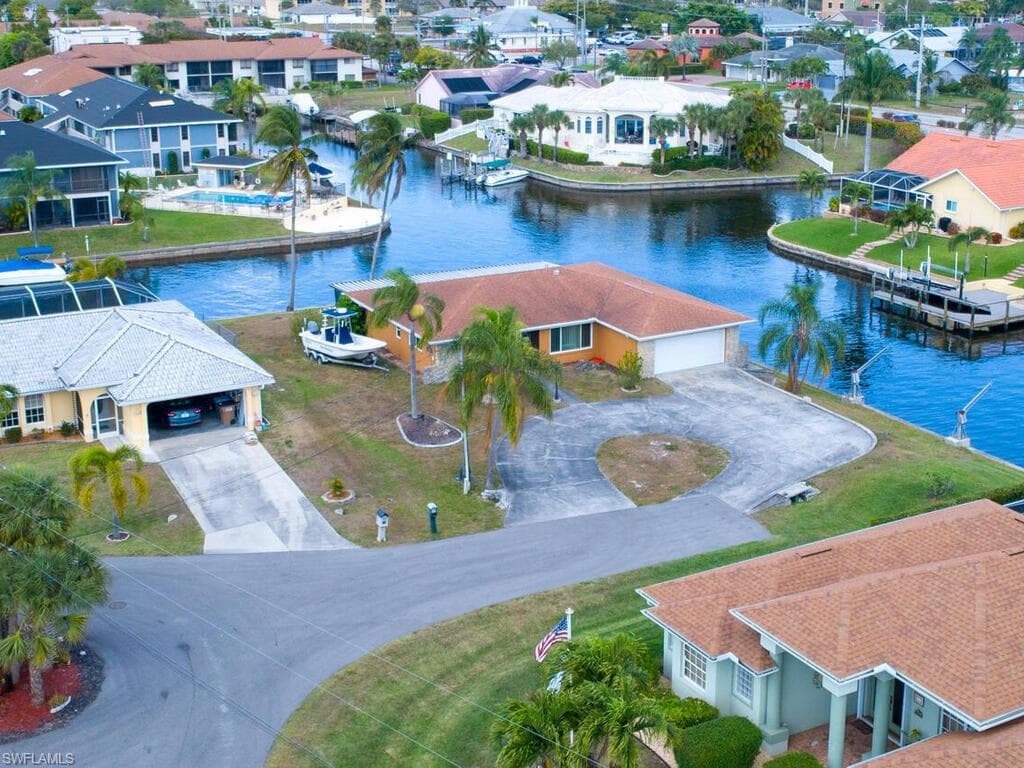 4905 8th PL CAPE CORAL, FL 33914