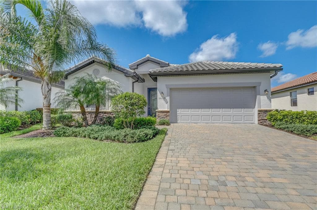 11620 Onyx CIR FORT MYERS, FL 33913