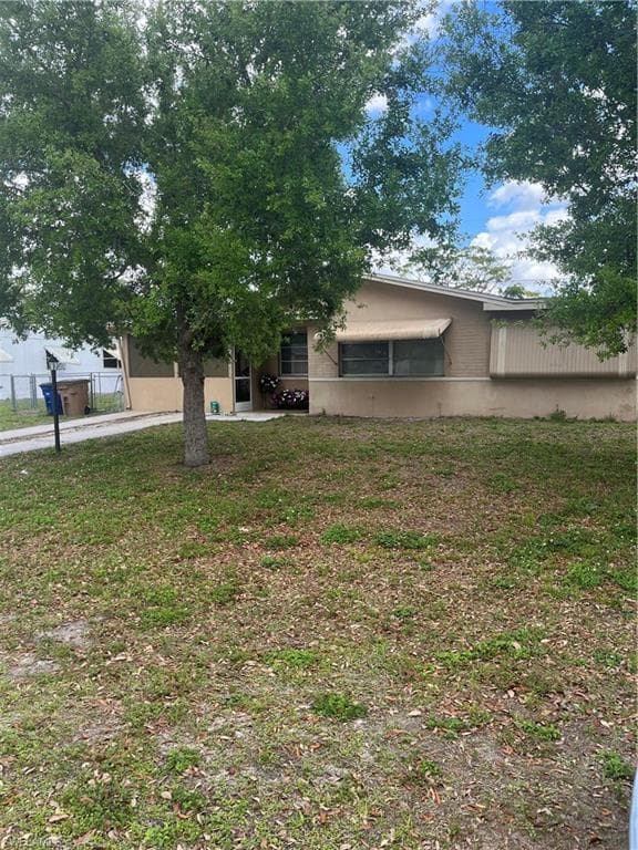 18 Alcala AVE LEHIGH ACRES, FL 33936