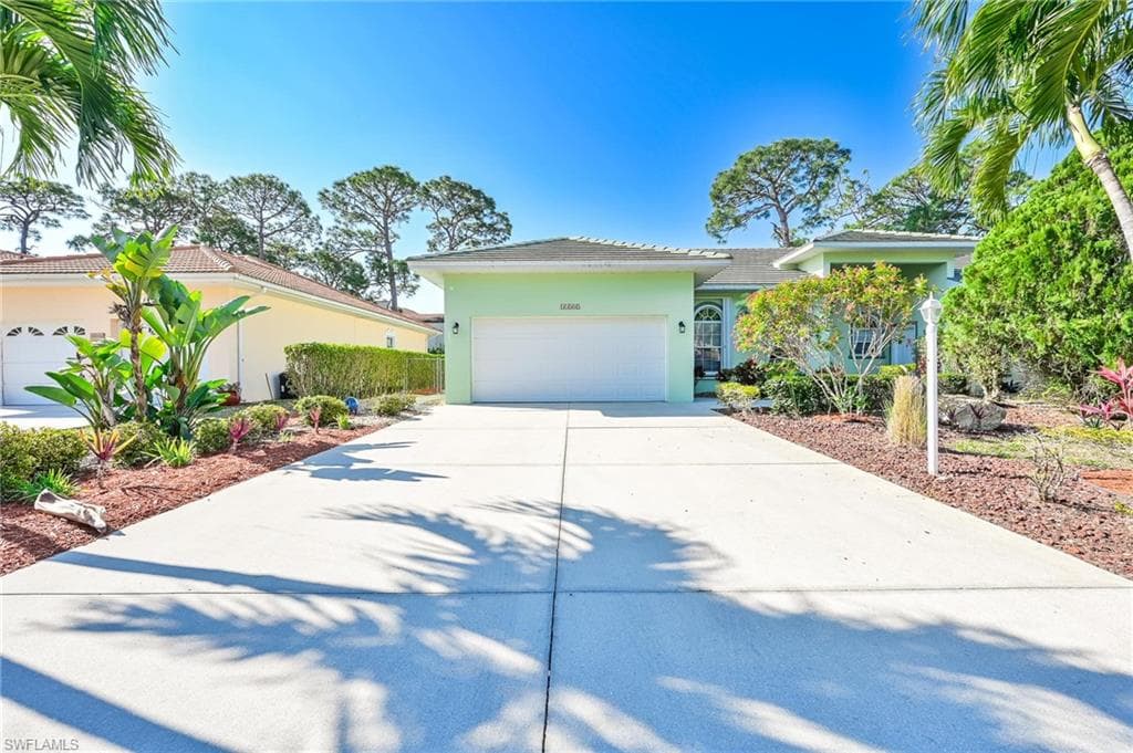 11201 Coimbra LN S BONITA SPRINGS, FL 34135