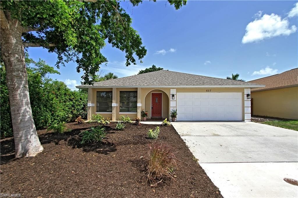657 107th AVE N NAPLES, FL 34108