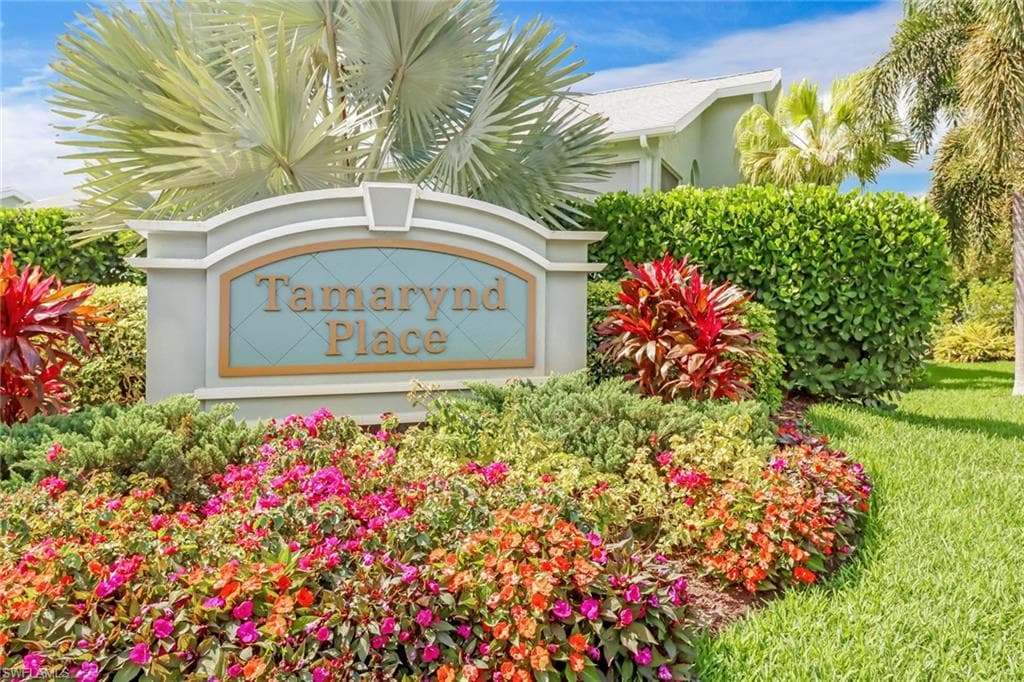 2103 Tama CIR 2-202 NAPLES, FL 34112