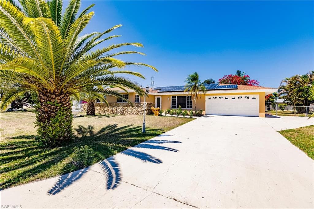 1005 E Penn RD LEHIGH ACRES, FL 33936