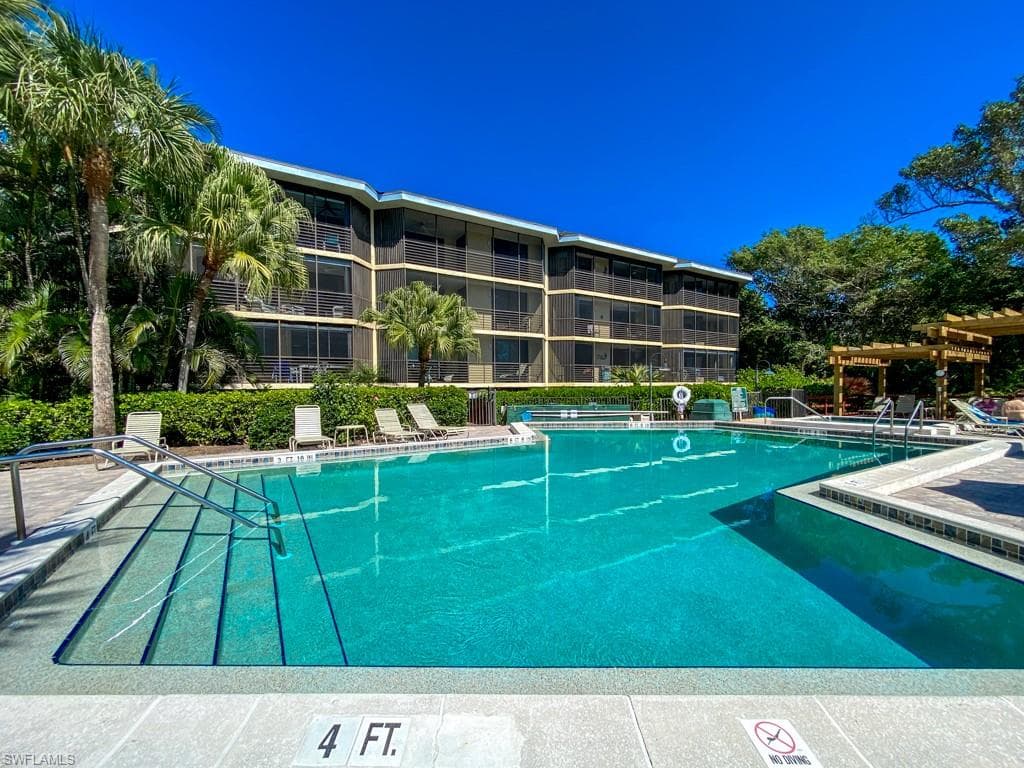 2501 W Gulf DR 201 SANIBEL, FL 33957