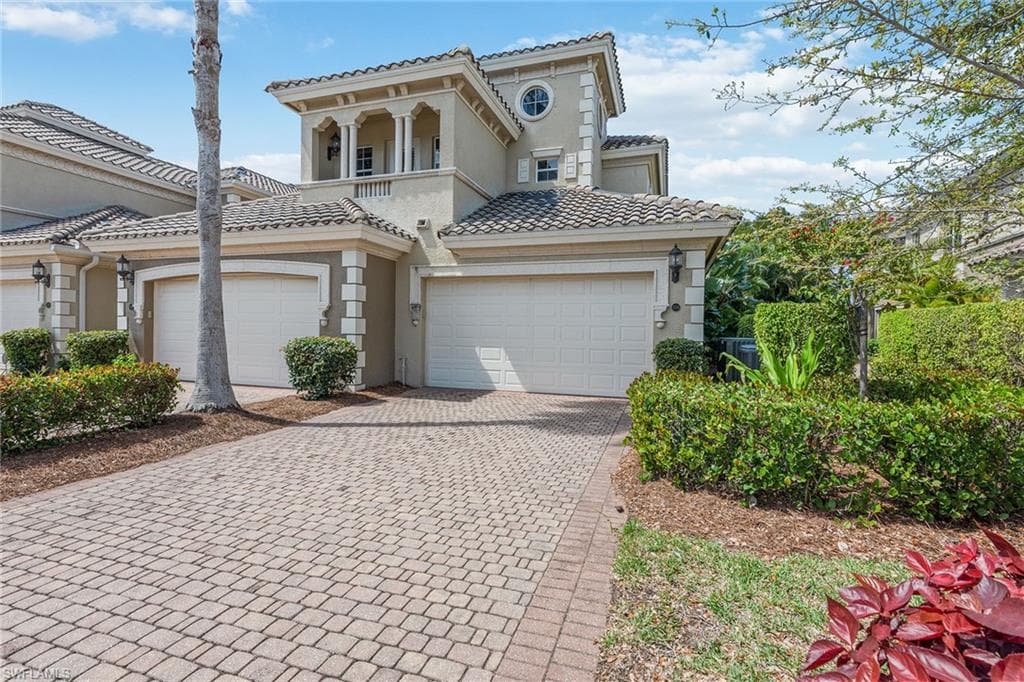 9225 Museo CIR 104 NAPLES, FL 34114
