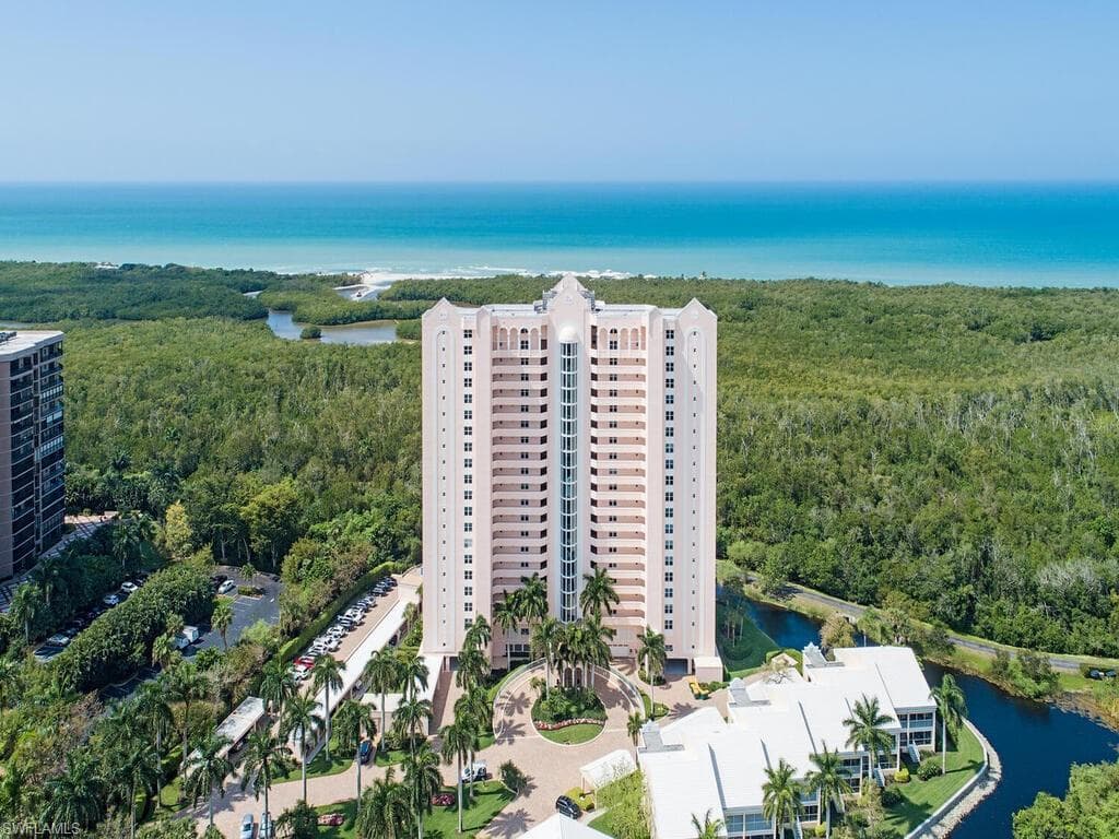 6101 Pelican Bay BLVD 103 NAPLES, FL 34108