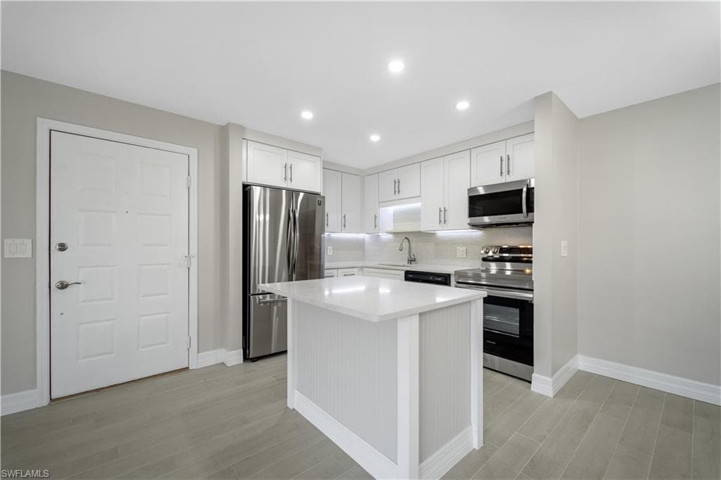 6498 Royal Woods DR 4 FORT MYERS, FL 33908