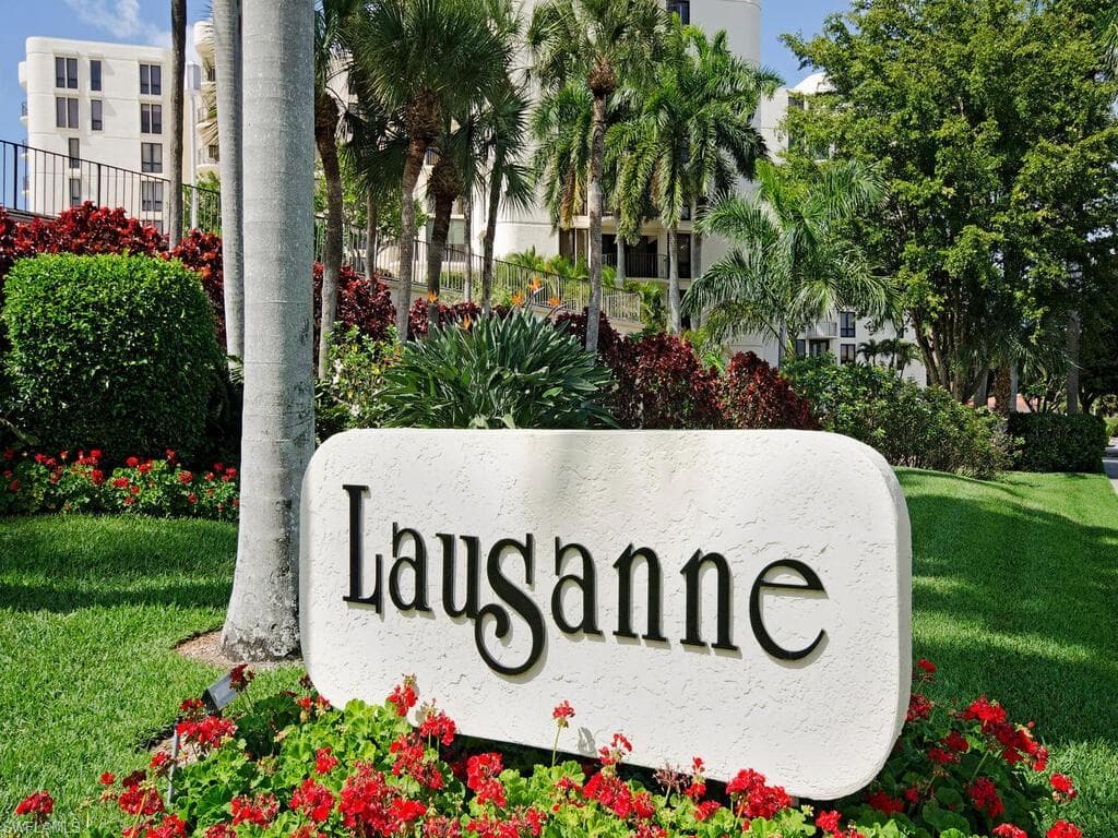 3215 Gulf Shore BLVD N 401N NAPLES, FL 34103