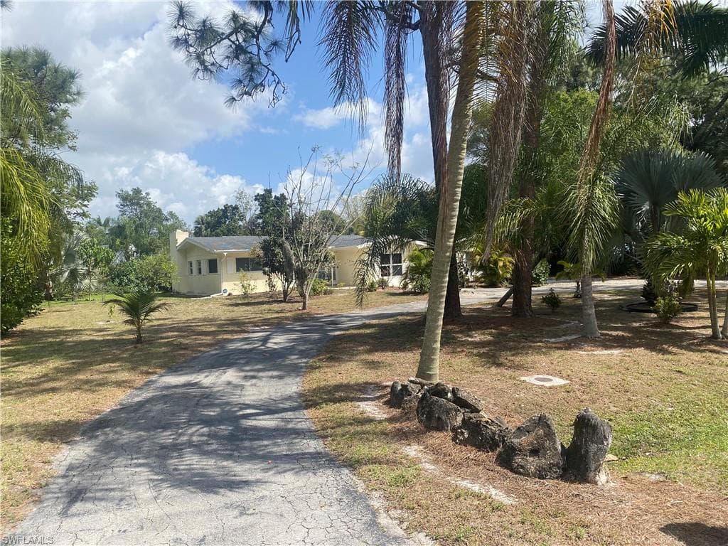 27340 Tennessee ST BONITA SPRINGS, FL 34135