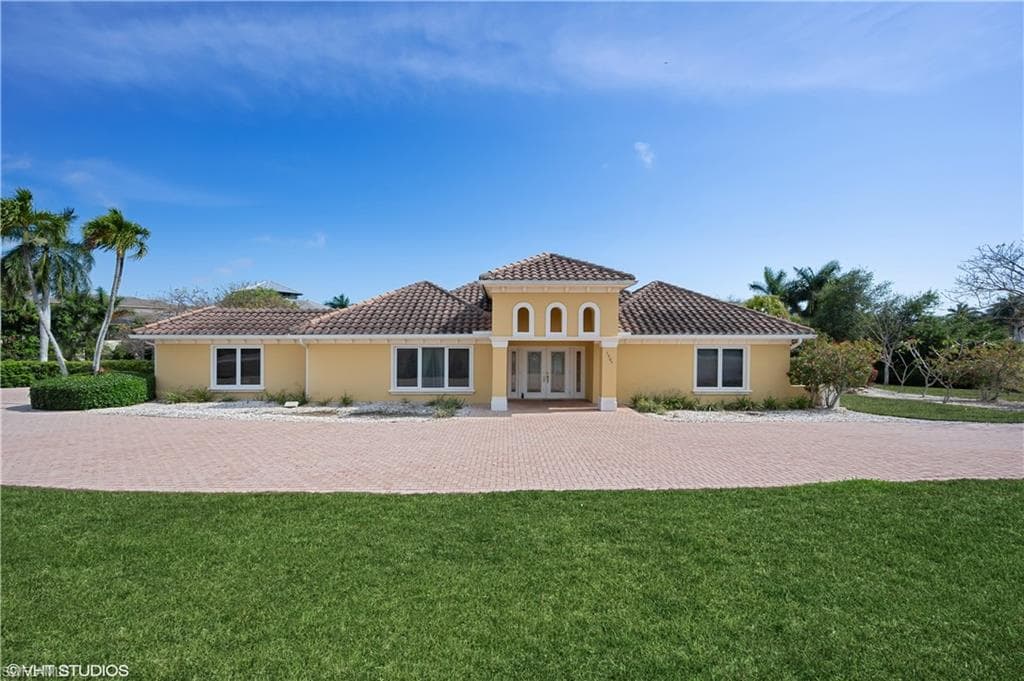 1605 Ludlow RD MARCO ISLAND, FL 34145