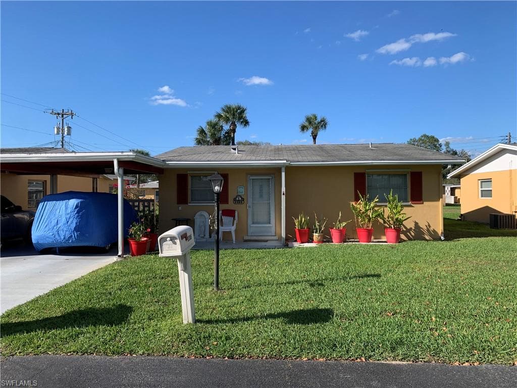 2205 Orchid RD LEHIGH ACRES, FL 33936