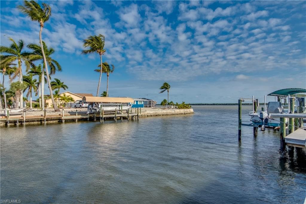 2880 Triggerfish ST MATLACHA, FL 33993