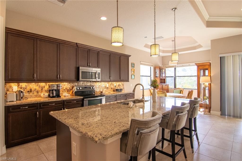 1606 Serrano CIR NAPLES, FL 34105