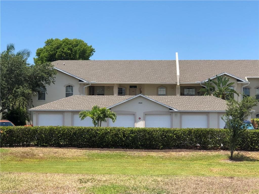 302 Newport DR 1501 NAPLES, FL 34114