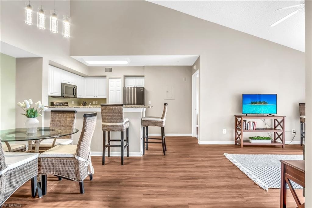 1250 Wildwood Lakes BLVD 305 NAPLES, FL 34104