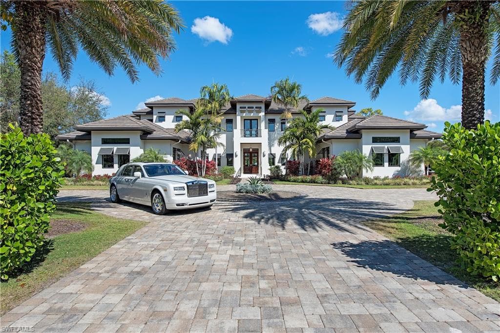 119 Carica RD NAPLES, FL 34108