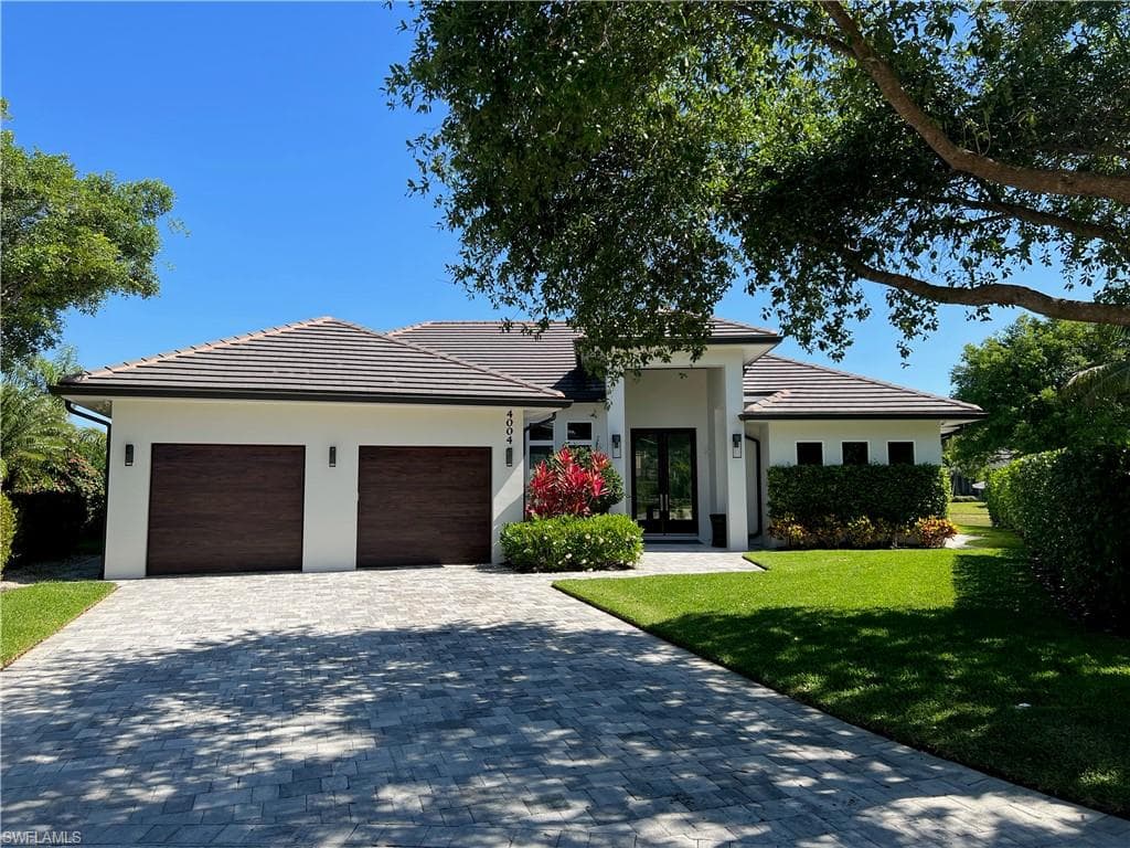 4004 Treadwater CT NAPLES, FL 34109