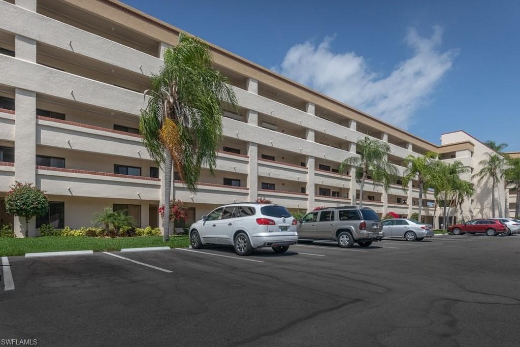 7430 Lake Breeze DR 406 FORT MYERS, FL 33907