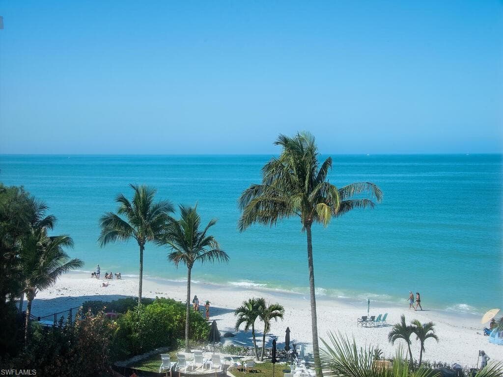 3483 Gulf Shore BLVD N 403 NAPLES, FL 34103