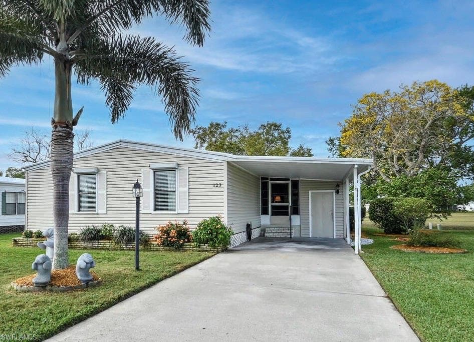 123 Calais CT NAPLES, FL 34112