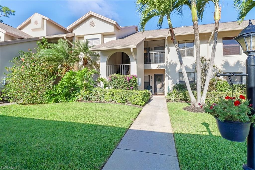 194 Fox Glen DR 2-194 NAPLES, FL 34104