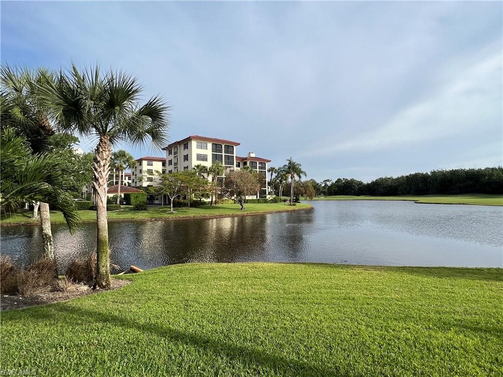 6060 Pelican Bay BLVD 405B NAPLES, FL 34108
