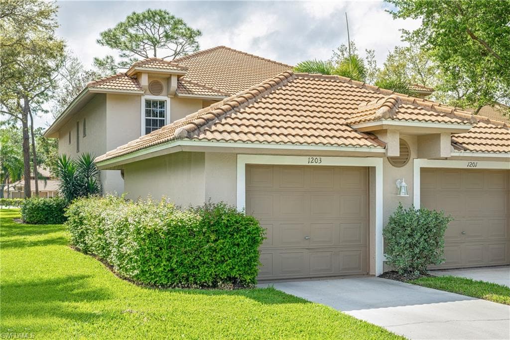 8053 Panther TRL 1203 NAPLES, FL 34113