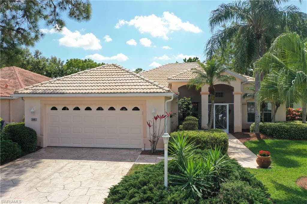 2090 Rio Nuevo DR NORTH FORT MYERS, FL 33917