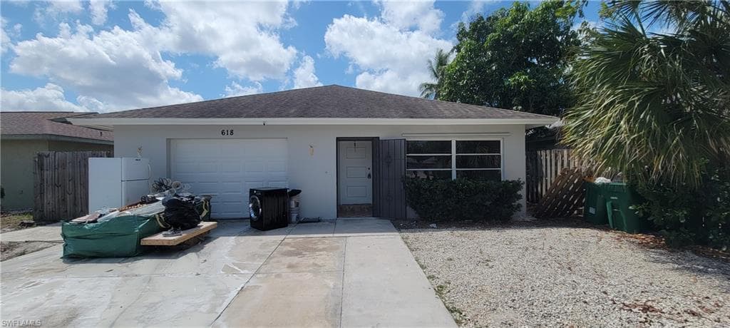 618 95th AVE N NAPLES, FL 34108