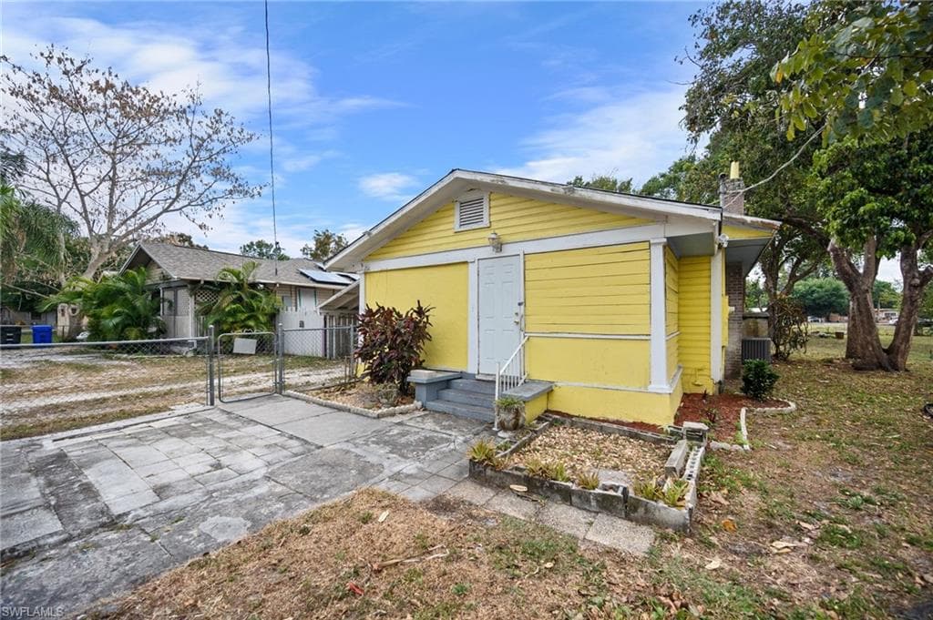 3960 Woodside AVE FORT MYERS, FL 33916