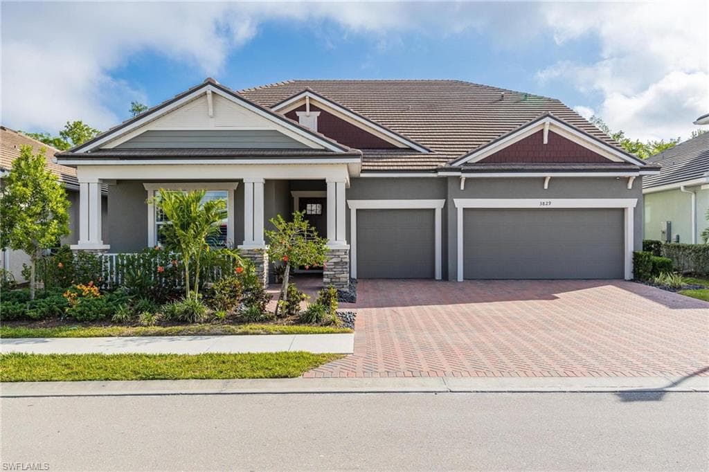 3829 Helmsman DR NAPLES, FL 34120
