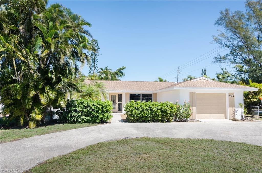 799 106th AVE N NAPLES, FL 34108