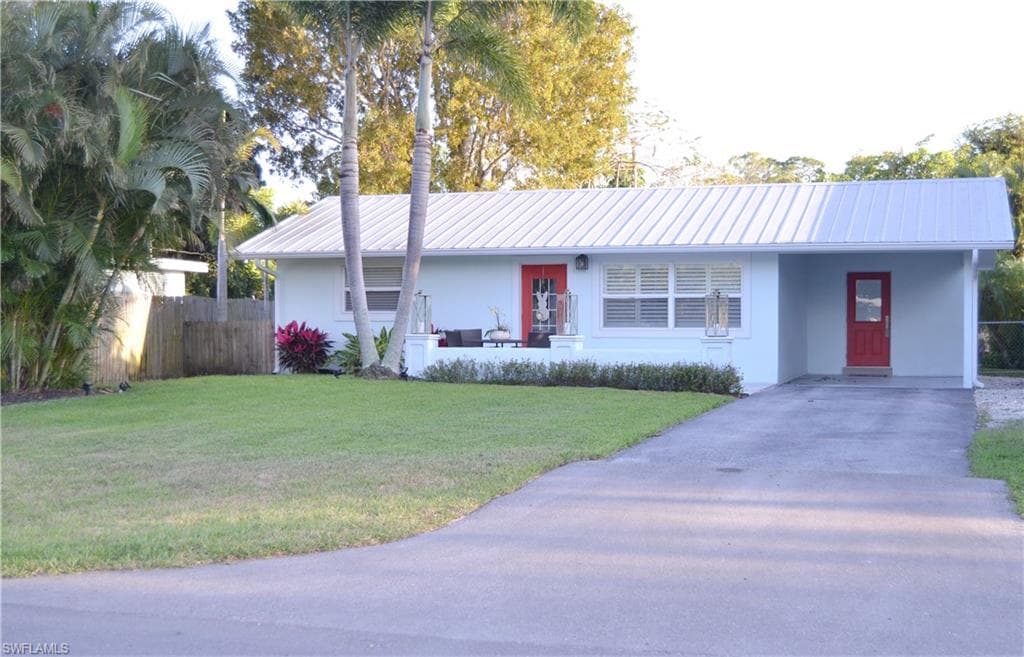 1136 Frank Whiteman BLVD NAPLES, FL 34103
