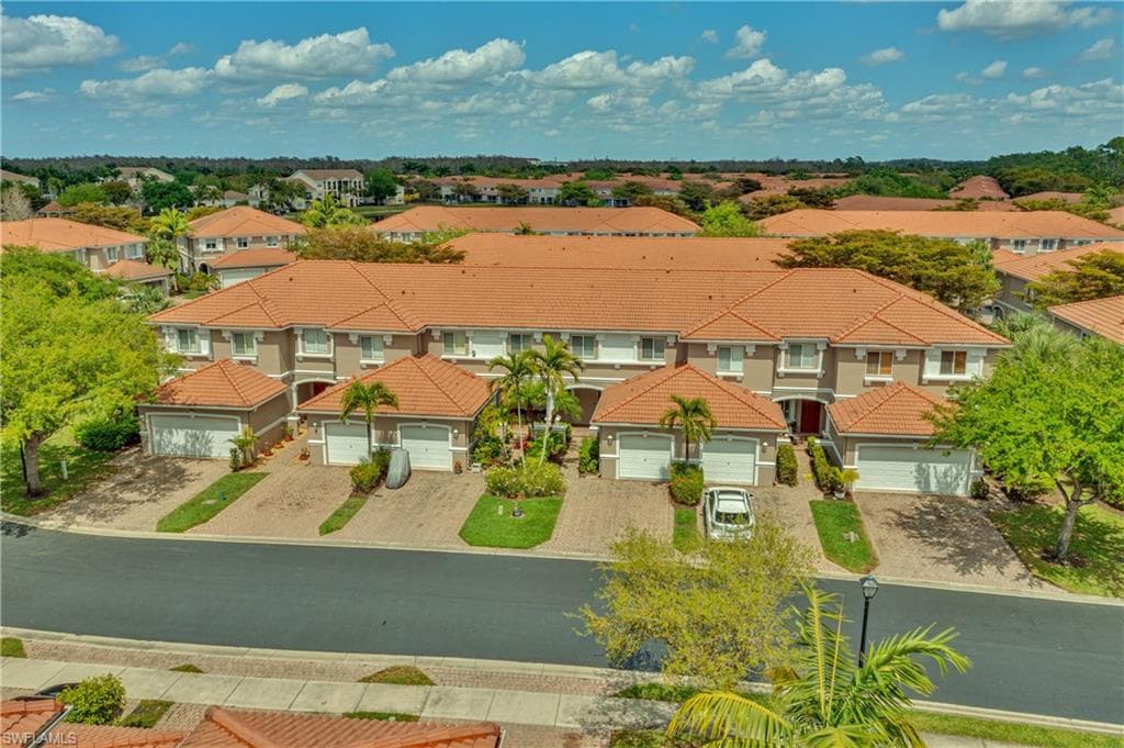 9982 CHIANA CIR FORT MYERS, FL 33905