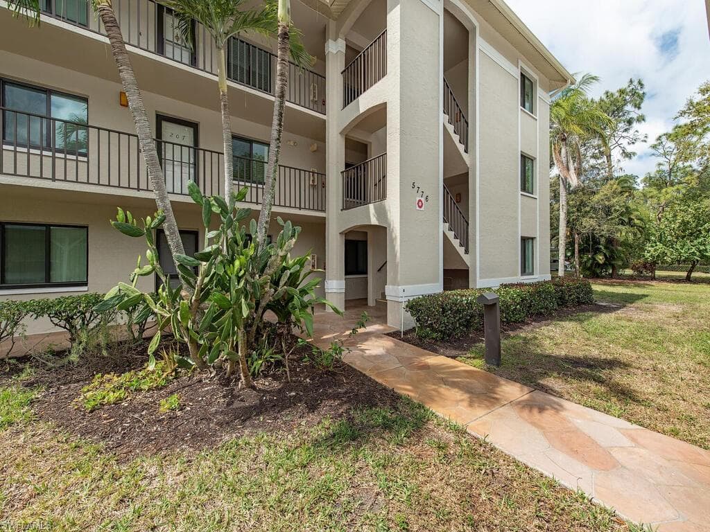 5776 Deauville CIR C-208 NAPLES, FL 34112