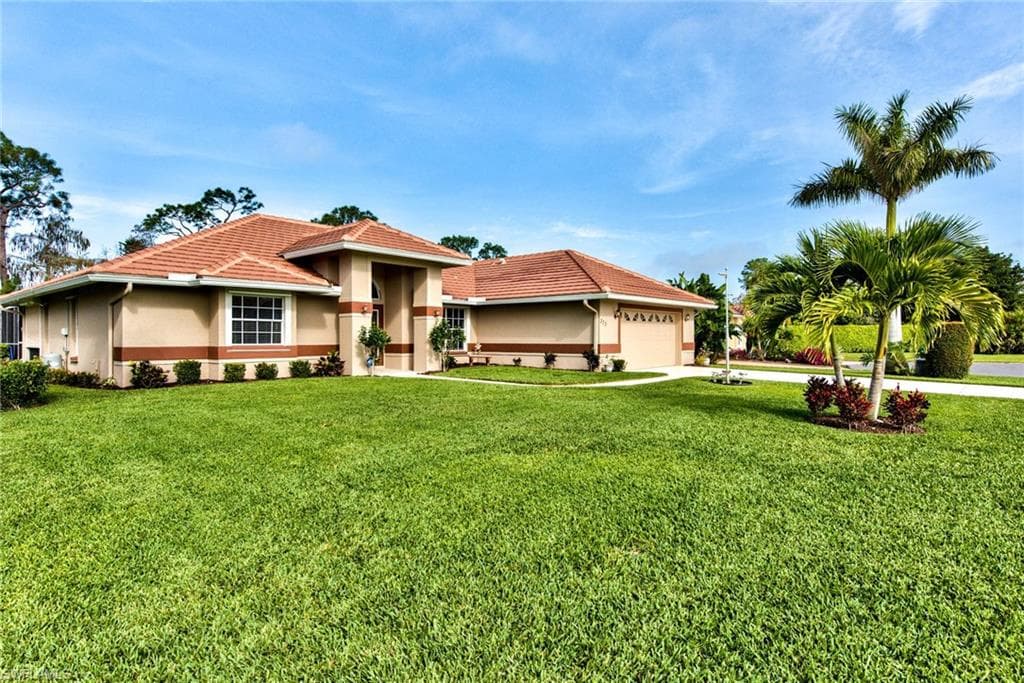 333 Wentworth CT NAPLES, FL 34104