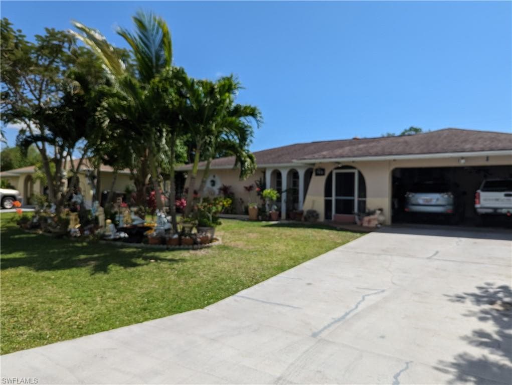 922 SE 26th TER CAPE CORAL, FL 33904
