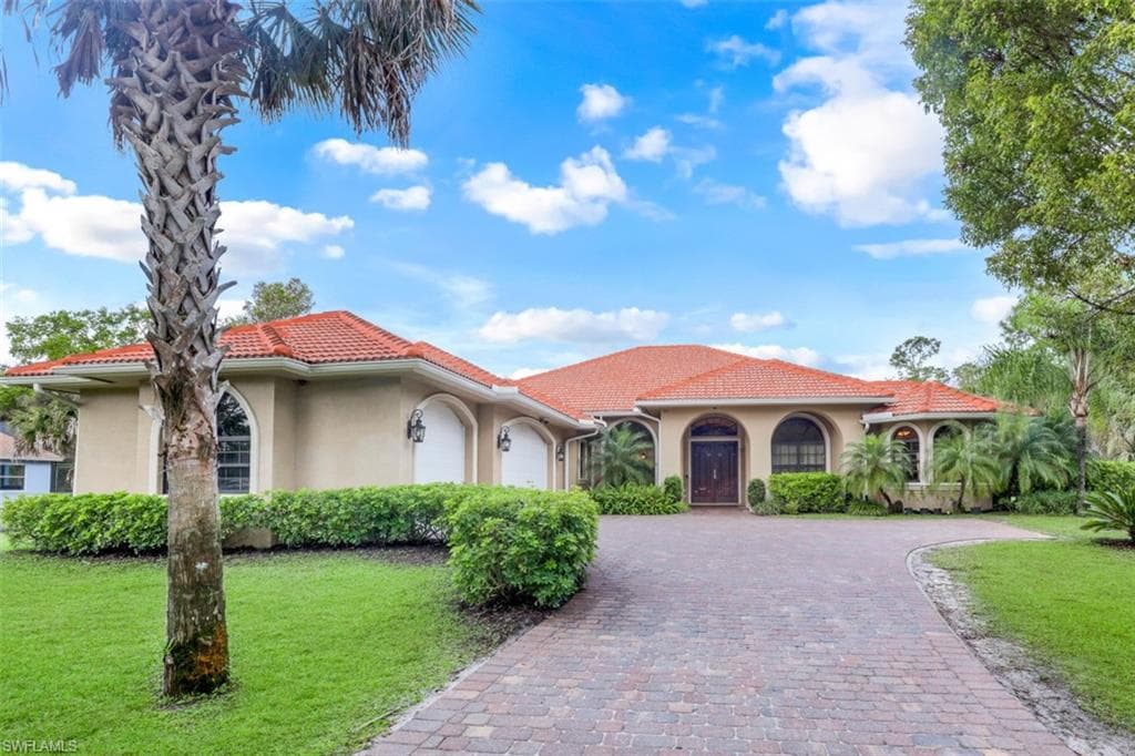 641 27th ST SW NAPLES, FL 34117