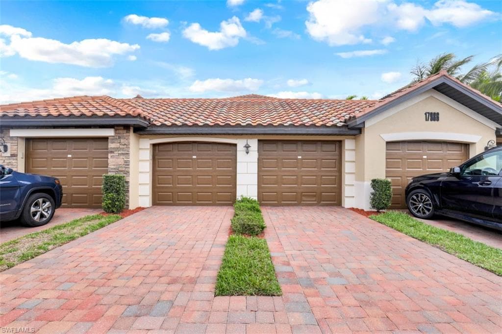 17986 Bonita National BLVD 2012 BONITA SPRINGS, FL 34135