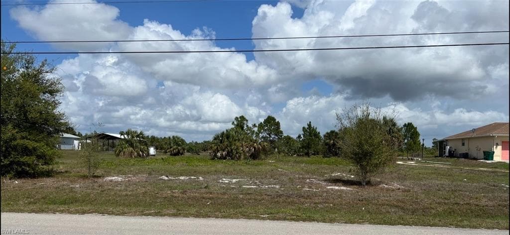 35th AVE NE NAPLES, FL 34120