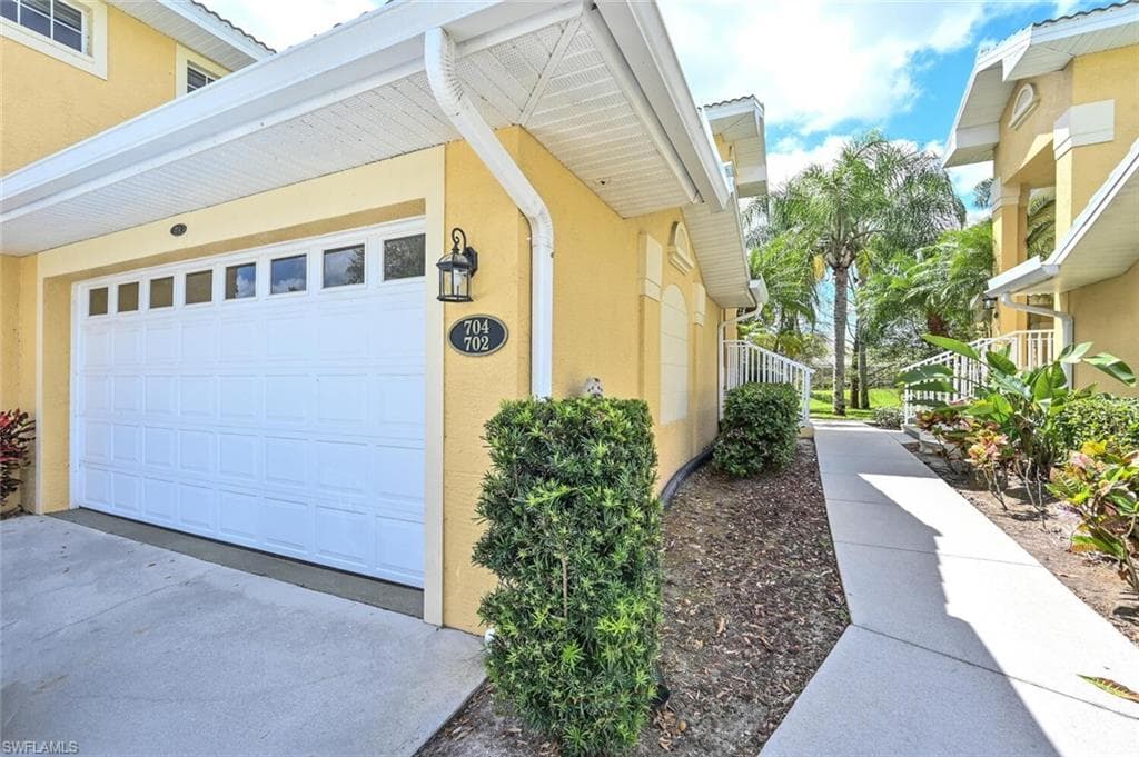 8335 Big Acorn CIR 704 NAPLES, FL 34119