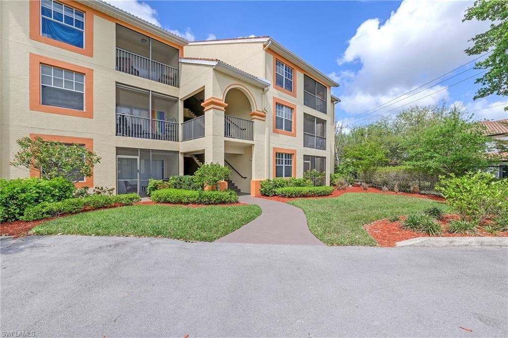 7940 Preserve CIR 911 NAPLES, FL 34119