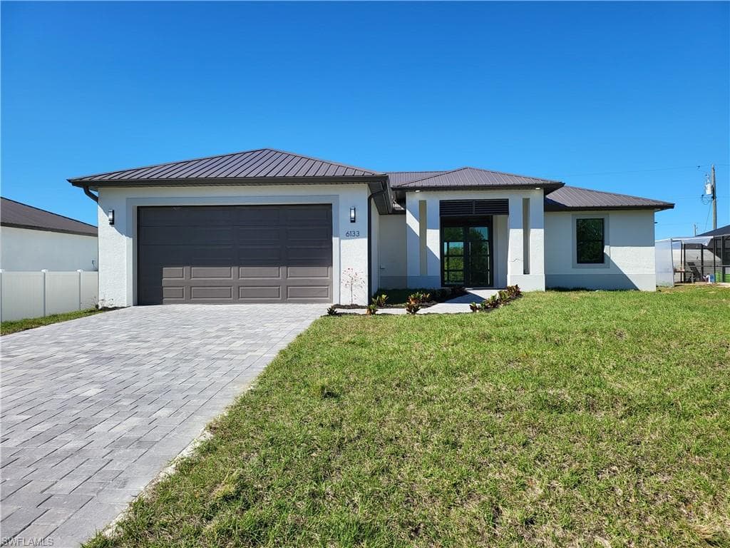 6133 Holt CT FORT MYERS, FL 33905